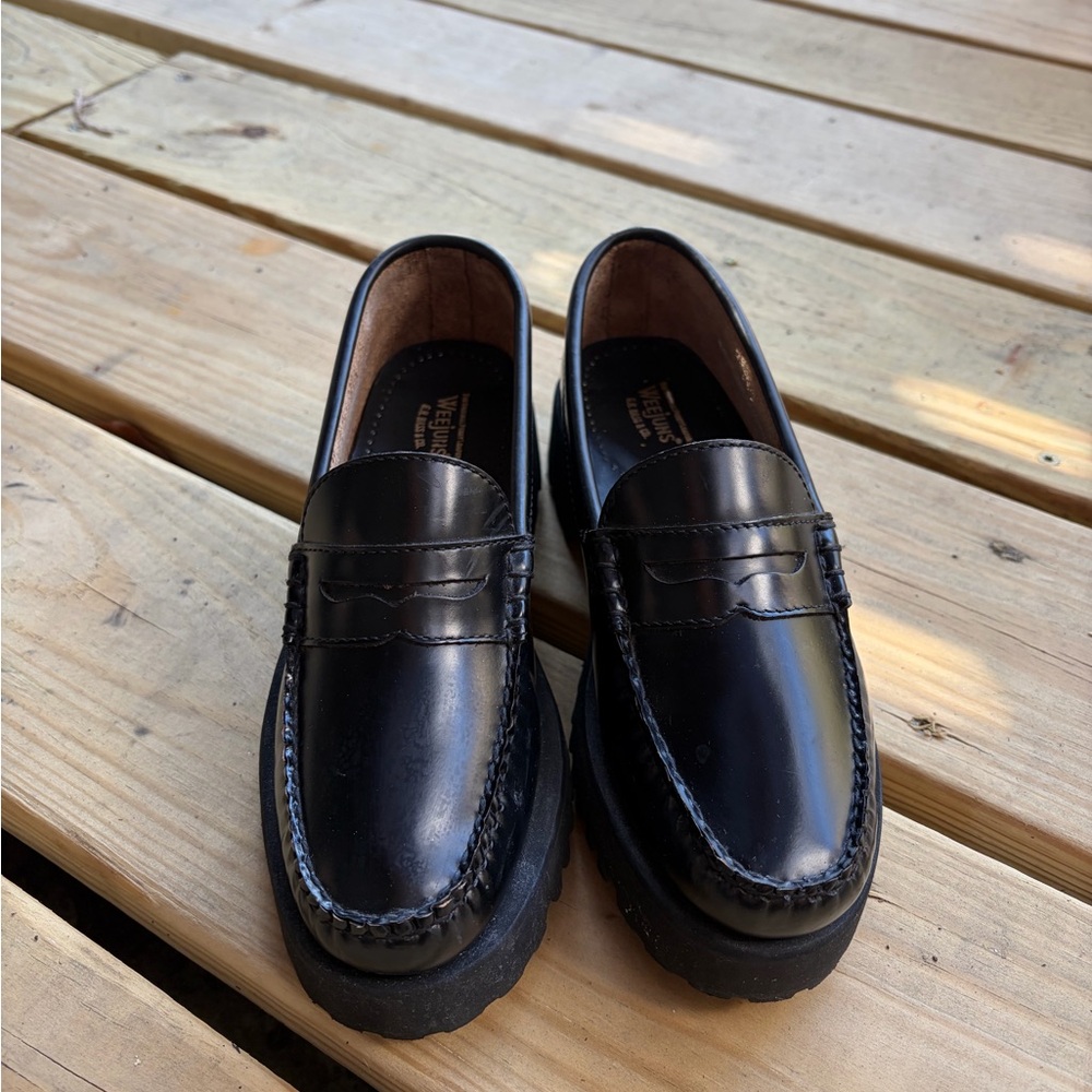 G.H. Bass WEEJUNS Women's Black Leather Classic Penny Loafers